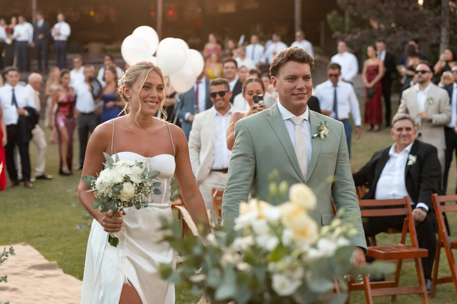 婚庆气球与礼花筒在典礼布置中的场景应用与选型要点正文配图 1