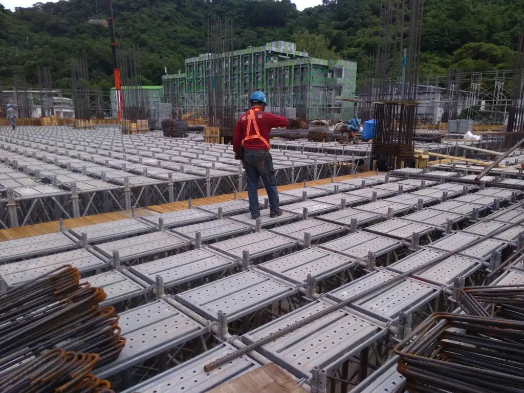 2024年粤西地区婚庆请柬设计趋势及材质选择指南