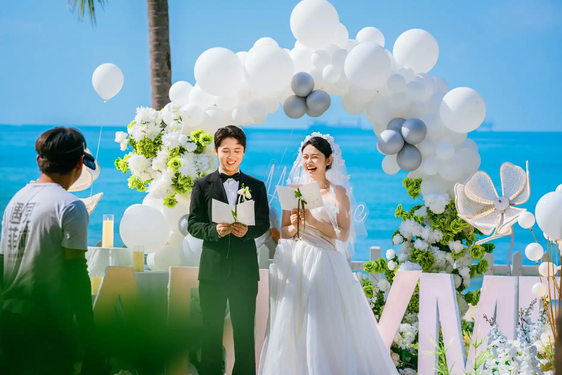 婚庆气球与礼花筒如何布置婚礼现场?化州红礼商贸产品应用方案解析正文配图 2